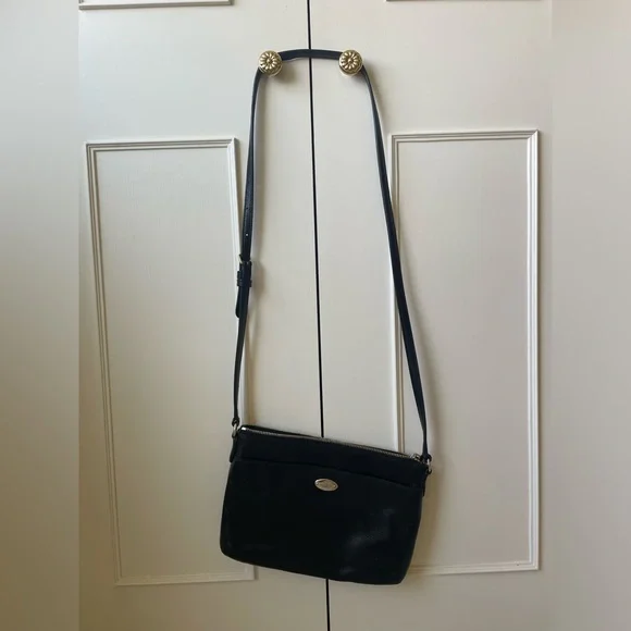 Preworn Coach Black F52881 Crossgrain Leather East West Pop Crossbody - Picture 5 of 9